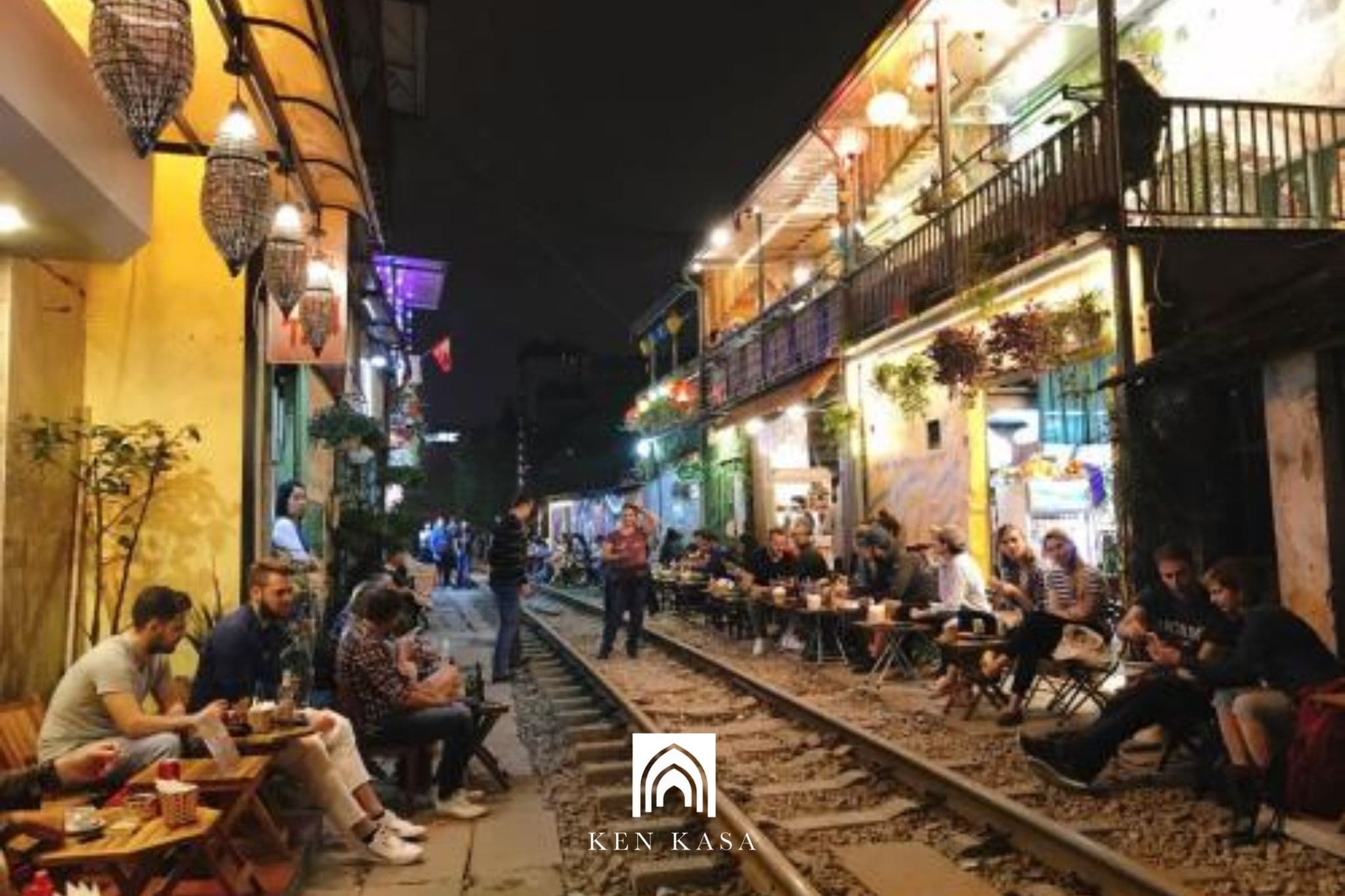 Graffiti House tọa lạc tại phố H&agrave;ng H&ograve;m