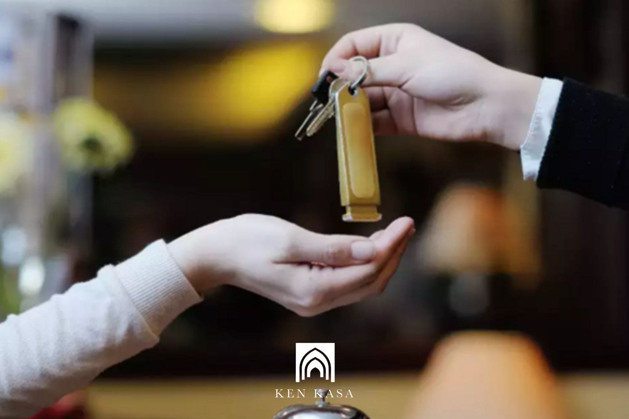 Kh&aacute;ch xếp h&agrave;ng d&agrave;i khi nhận ph&ograve;ng