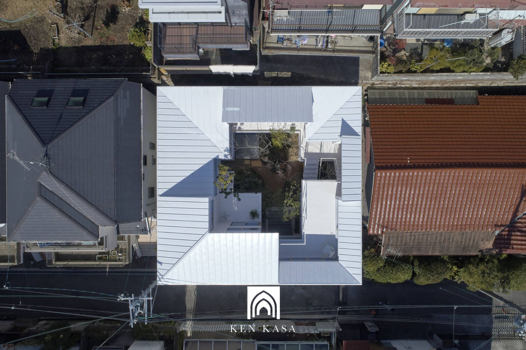 Hạn chế về diện t&iacute;ch v&agrave; &aacute;nh s&aacute;ng tự nhi&ecirc;n